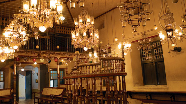 Cochin synagogue The Paradesi Synagogue aka Cochin Jewish Synagogue or the Mattancherry Synagogue is a synagogue located in Mattancherry Jew Town, a suburb of the city of Kochi, Kerala, in India. As part of Moksha Stories walking tour in Kochi Kerala.
