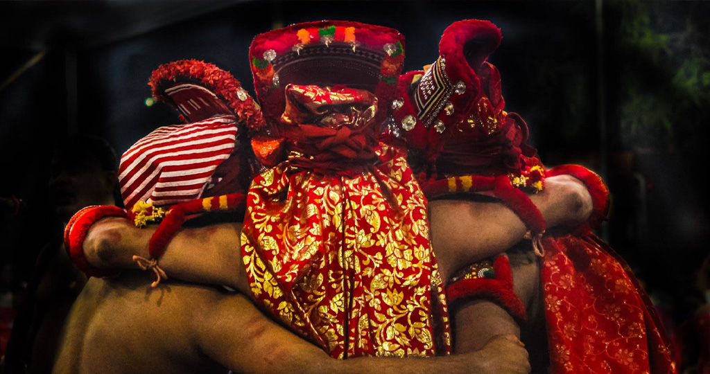 Makkam Theyyam with her children.