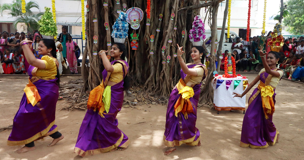 Puthandu dance